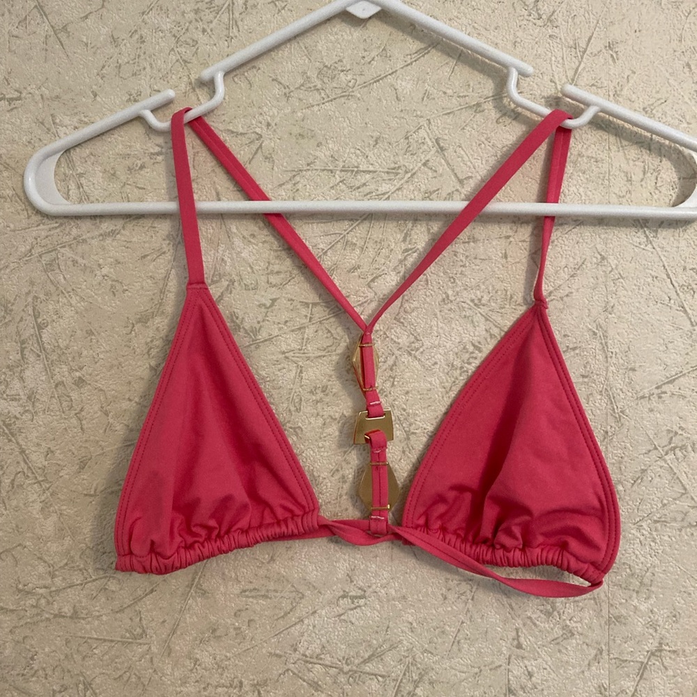 🆕 NWOT Victorias Secret pink bikini top with gold jewel T back detail